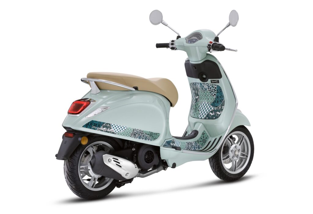 Vespa Primavera Batik