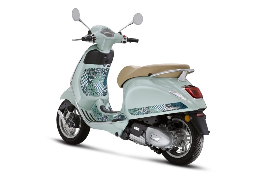 Vespa Primavera Batik